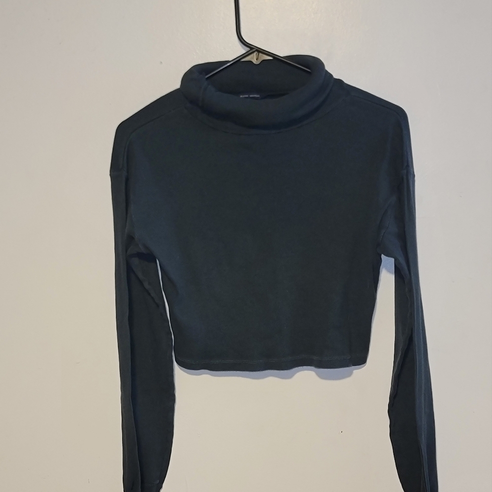 Brandy Melville Green Fitted Long Sleeve Turtle Neck Crop Top